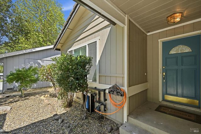 1720 Arroyo Sierra Cir, Santa Rosa, CA 95405