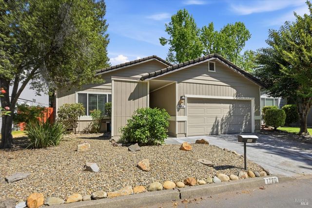 1720 Arroyo Sierra Cir, Santa Rosa, CA 95405
