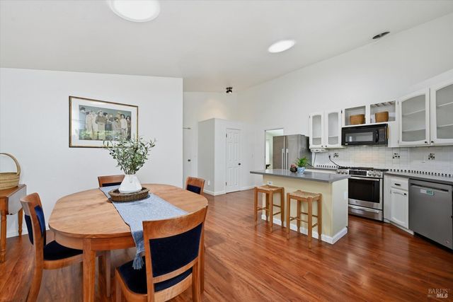 1720 Arroyo Sierra Cir, Santa Rosa, CA 95405