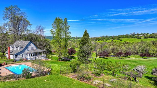 10800 Pickle Barrel Rd, Auburn, CA 95602