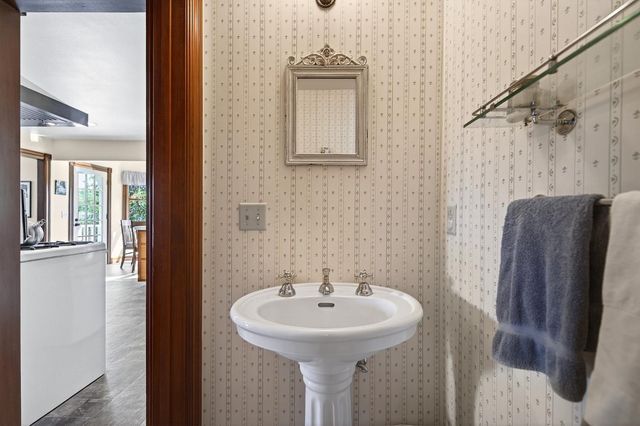 10800 Pickle Barrel Rd, Auburn, CA 95602