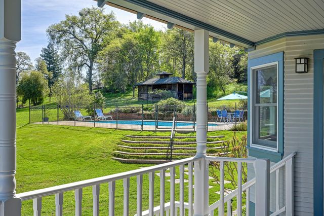 10800 Pickle Barrel Rd, Auburn, CA 95602