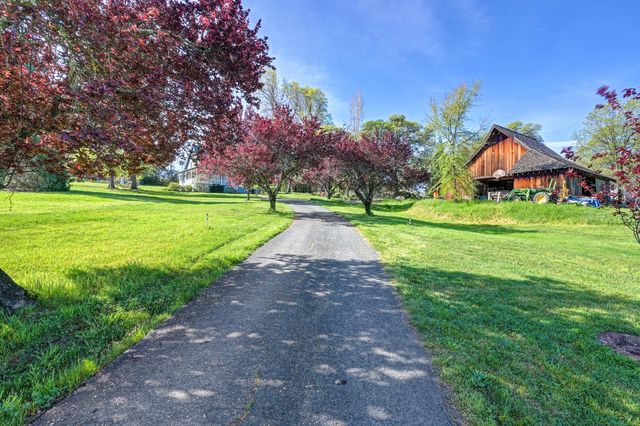 10800 Pickle Barrel Rd, Auburn, CA 95602