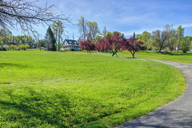 10800 Pickle Barrel Rd, Auburn, CA 95602