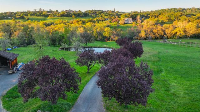 10800 Pickle Barrel Rd, Auburn, CA 95602