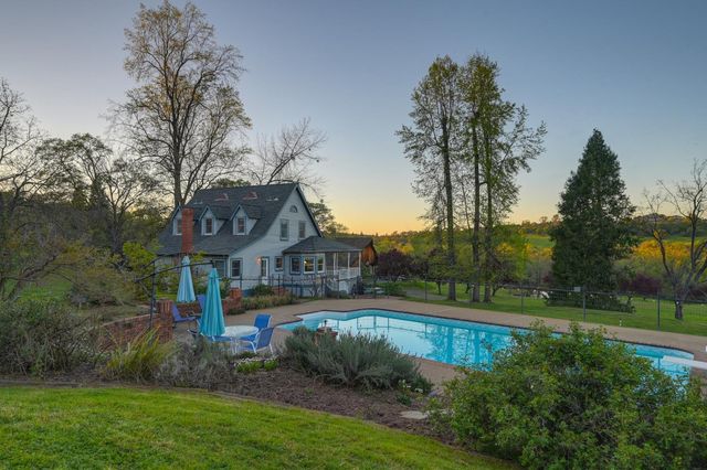 10800 Pickle Barrel Rd, Auburn, CA 95602