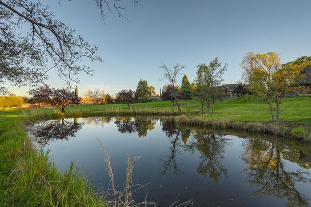 10800 Pickle Barrel Rd, Auburn, CA 95602