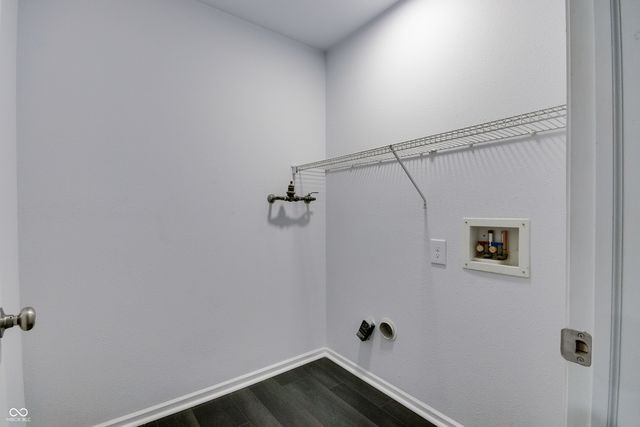 8910 Fire Pink Court, Indianapolis, IN 46231