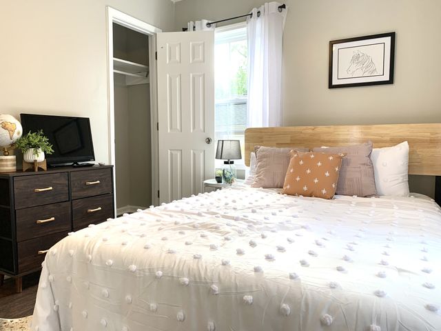 714 Woodlawn Dr, Clarksville, TN 37040