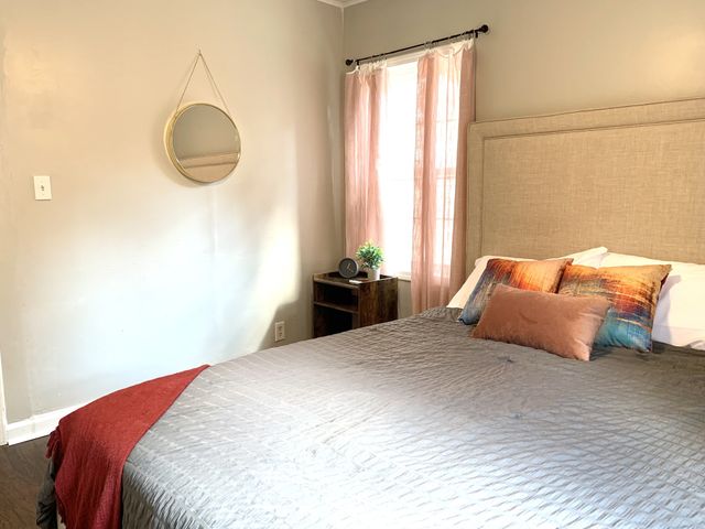 714 Woodlawn Dr, Clarksville, TN 37040