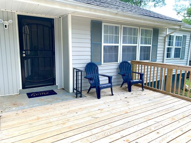 714 Woodlawn Dr, Clarksville, TN 37040