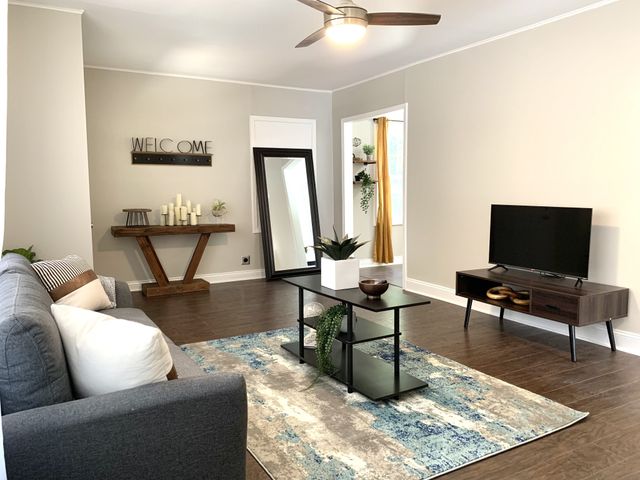 714 Woodlawn Dr, Clarksville, TN 37040