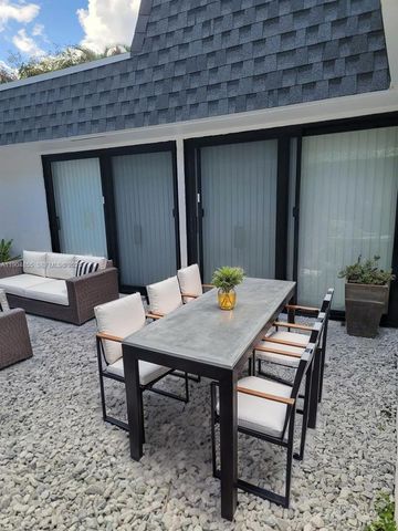 4603 King Palm Dr, Tamarac, FL 33319