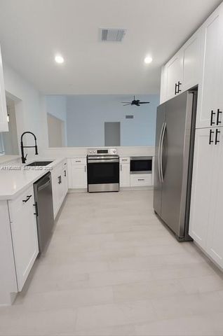 4603 King Palm Dr, Tamarac, FL 33319