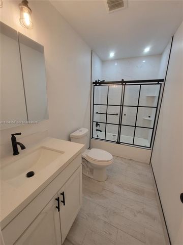 4603 King Palm Dr, Tamarac, FL 33319