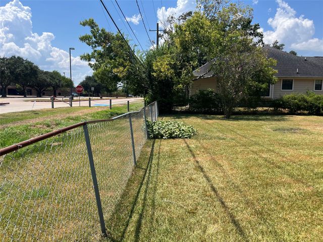 1871 Aspen Lane, Seabrook, TX 77586
