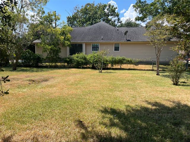 1871 Aspen Lane, Seabrook, TX 77586