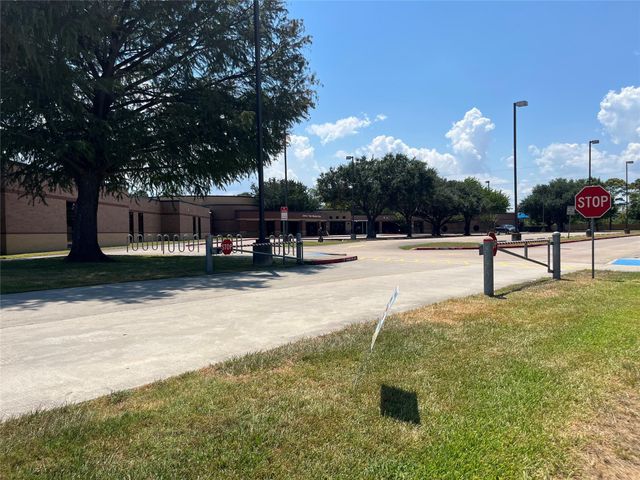 1871 Aspen Lane, Seabrook, TX 77586