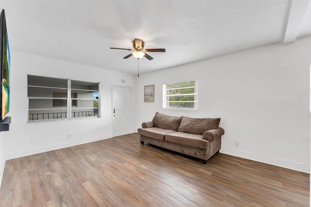 7401 Pines Boulevard 201, Pembroke Pines, FL 33024