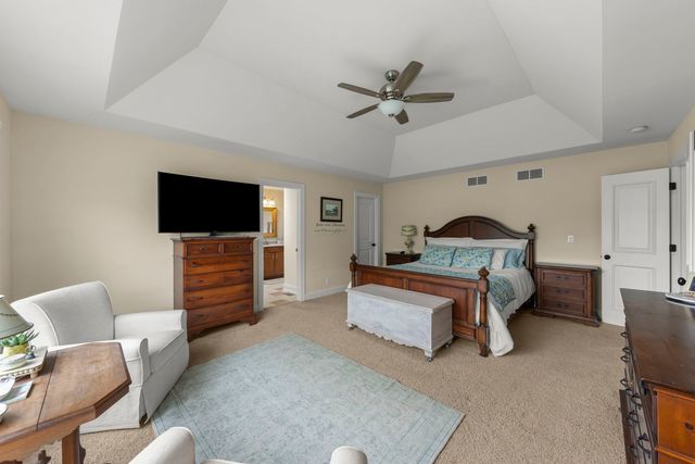 1N003 Richard Avenue, Wheaton, IL 60187