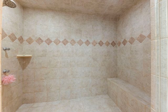 1N003 Richard Avenue, Wheaton, IL 60187