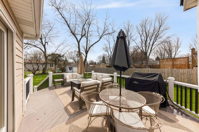 1N003 Richard Avenue, Wheaton, IL 60187