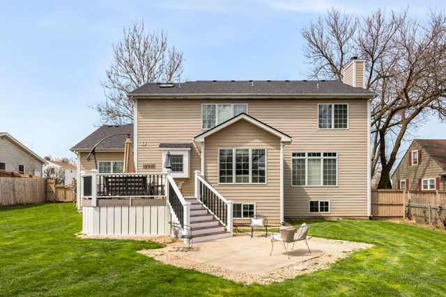 1N003 Richard Avenue, Wheaton, IL 60187