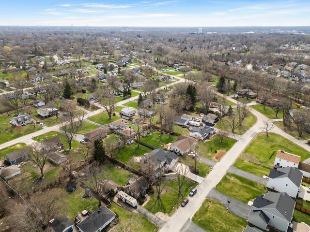 1N003 Richard Avenue, Wheaton, IL 60187
