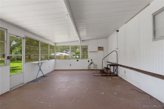 8845 E Washington Lane, Floral City, FL 34436