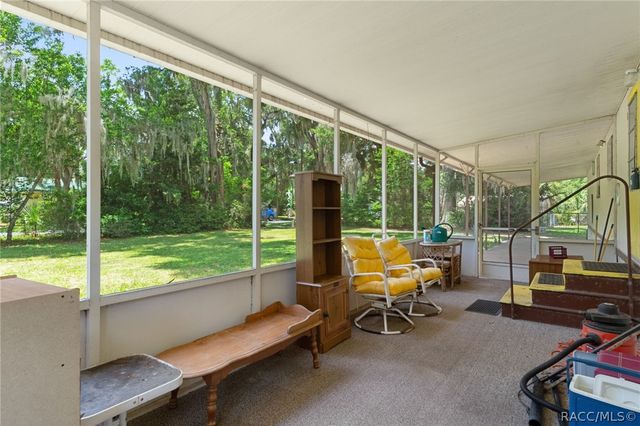 8845 E Washington Lane, Floral City, FL 34436