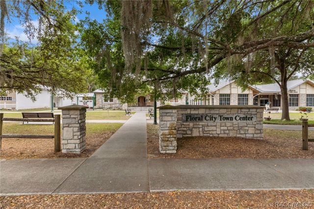 8845 E Washington Lane, Floral City, FL 34436