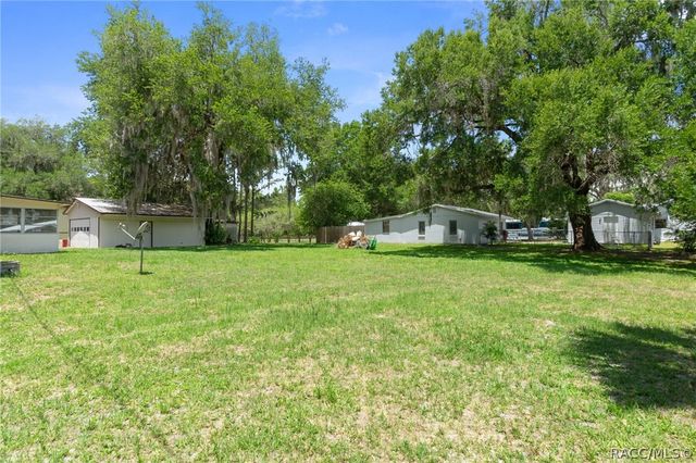 8845 E Washington Lane, Floral City, FL 34436