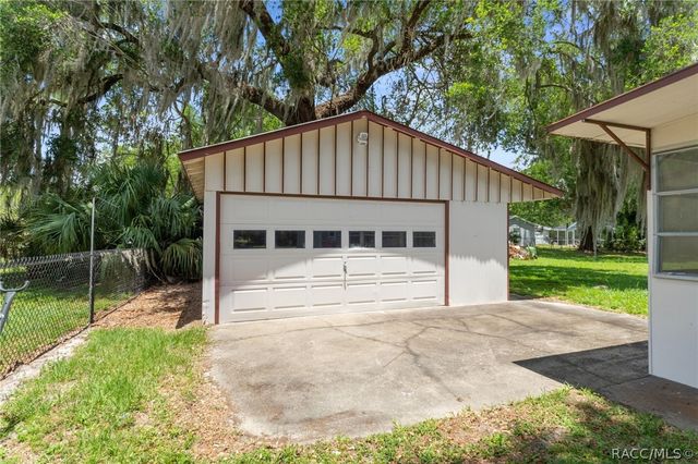 8845 E Washington Lane, Floral City, FL 34436