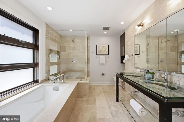 7049 WESTERN AVE NW, Washington, DC 20015