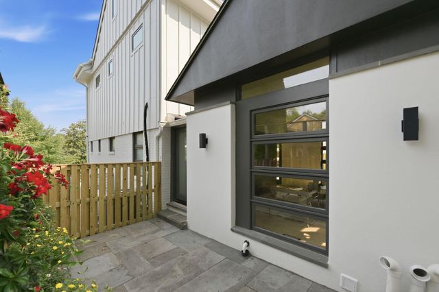 7049 WESTERN AVE NW, Washington, DC 20015