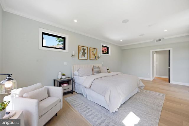 7049 WESTERN AVE NW, Washington, DC 20015