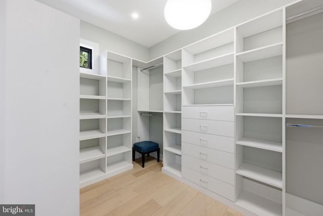 7049 WESTERN AVE NW, Washington, DC 20015