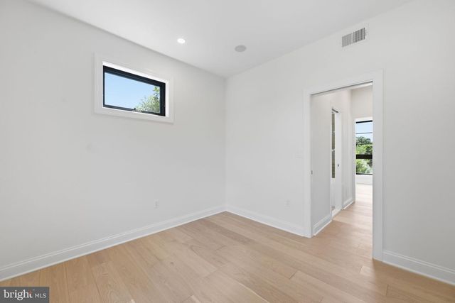 7049 WESTERN AVE NW, Washington, DC 20015