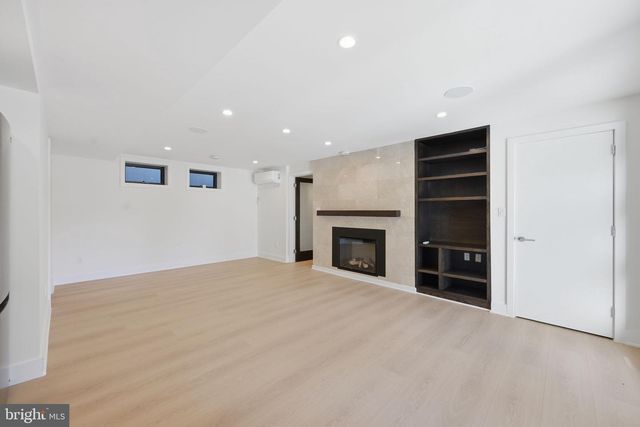 7049 WESTERN AVE NW, Washington, DC 20015