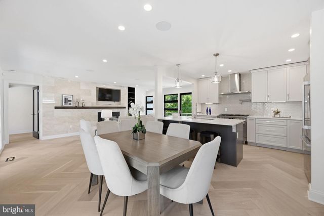 7049 WESTERN AVE NW, Washington, DC 20015