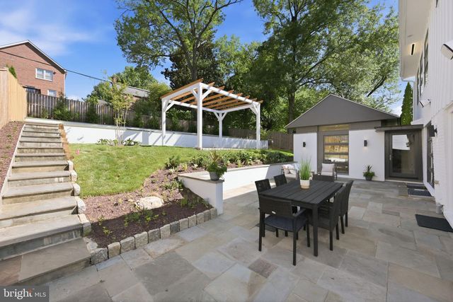 7049 WESTERN AVE NW, Washington, DC 20015