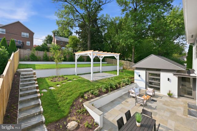 7049 WESTERN AVE NW, Washington, DC 20015