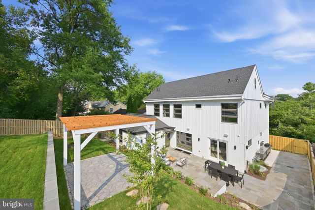 7049 WESTERN AVE NW, Washington, DC 20015