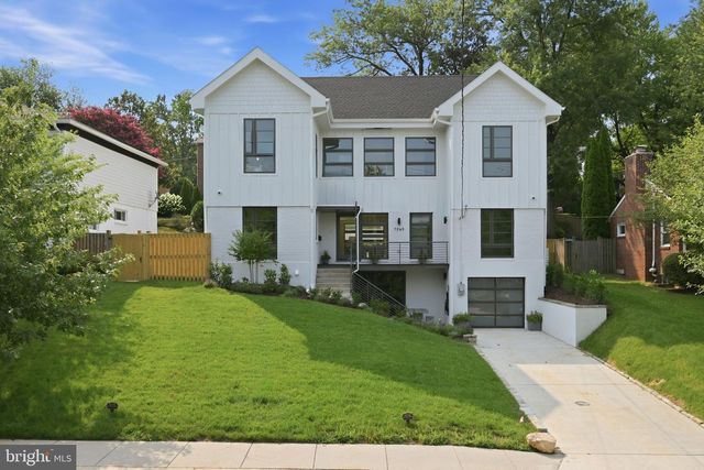 7049 WESTERN AVE NW, Washington, DC 20015