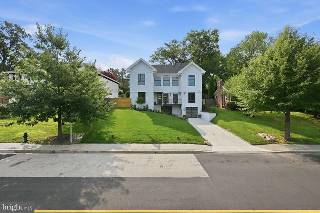 7049 WESTERN AVE NW, Washington, DC 20015