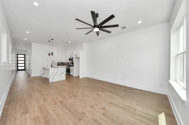 5029 Broom Street B, Houston, TX 77091