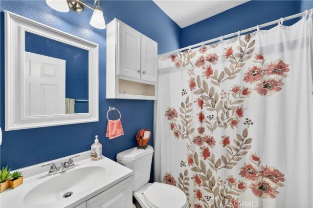 27708 Carlton Oaks Street, Murrieta, CA 92562