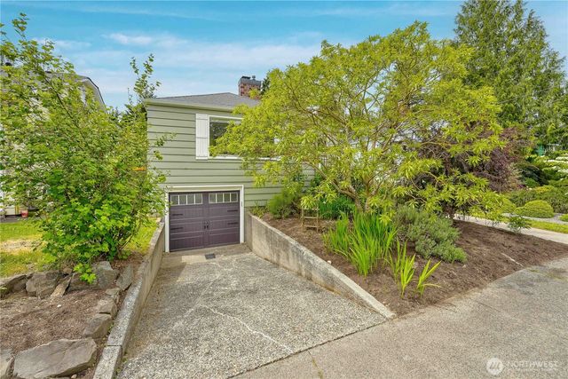 8027 12th Avenue NW, Seattle, WA 98117