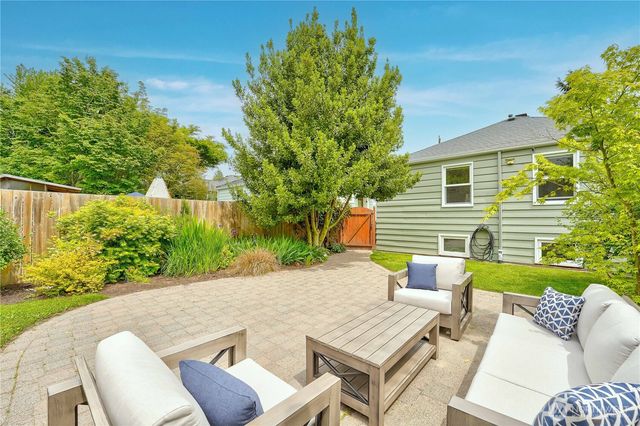 8027 12th Avenue NW, Seattle, WA 98117