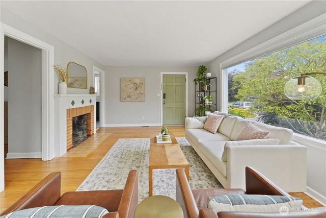 8027 12th Avenue NW, Seattle, WA 98117